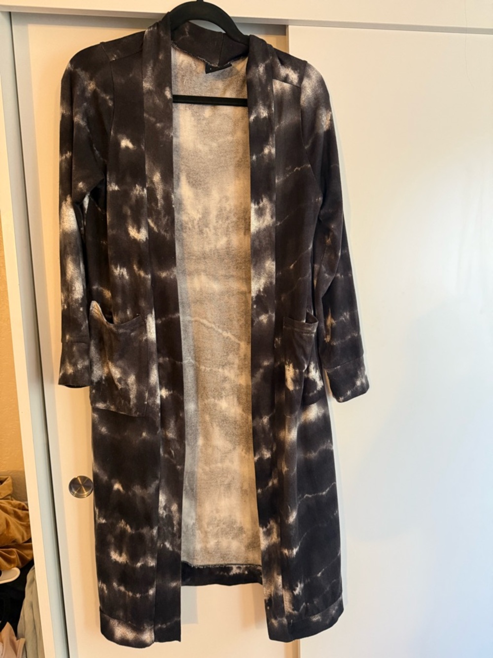Tie-Dye Long Open Cardigan in Black and Cream